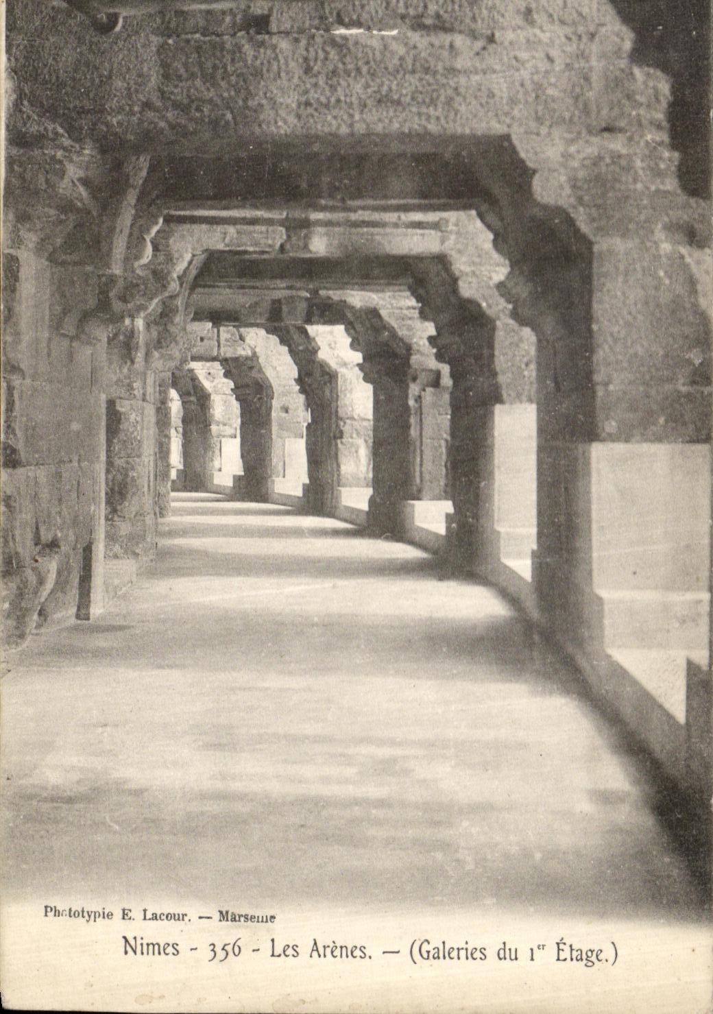Nîmes - Les Arènes — Galeries du 1er Étage — Phototypie E. Lacour, Marseille, n° 356