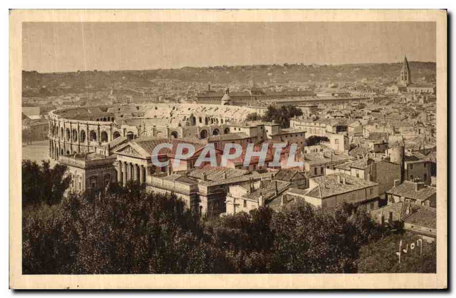 Nîmes (Gard) — Vue générale sur la Ville et les Arènes — Éditeur : Les Éditions du Parfait