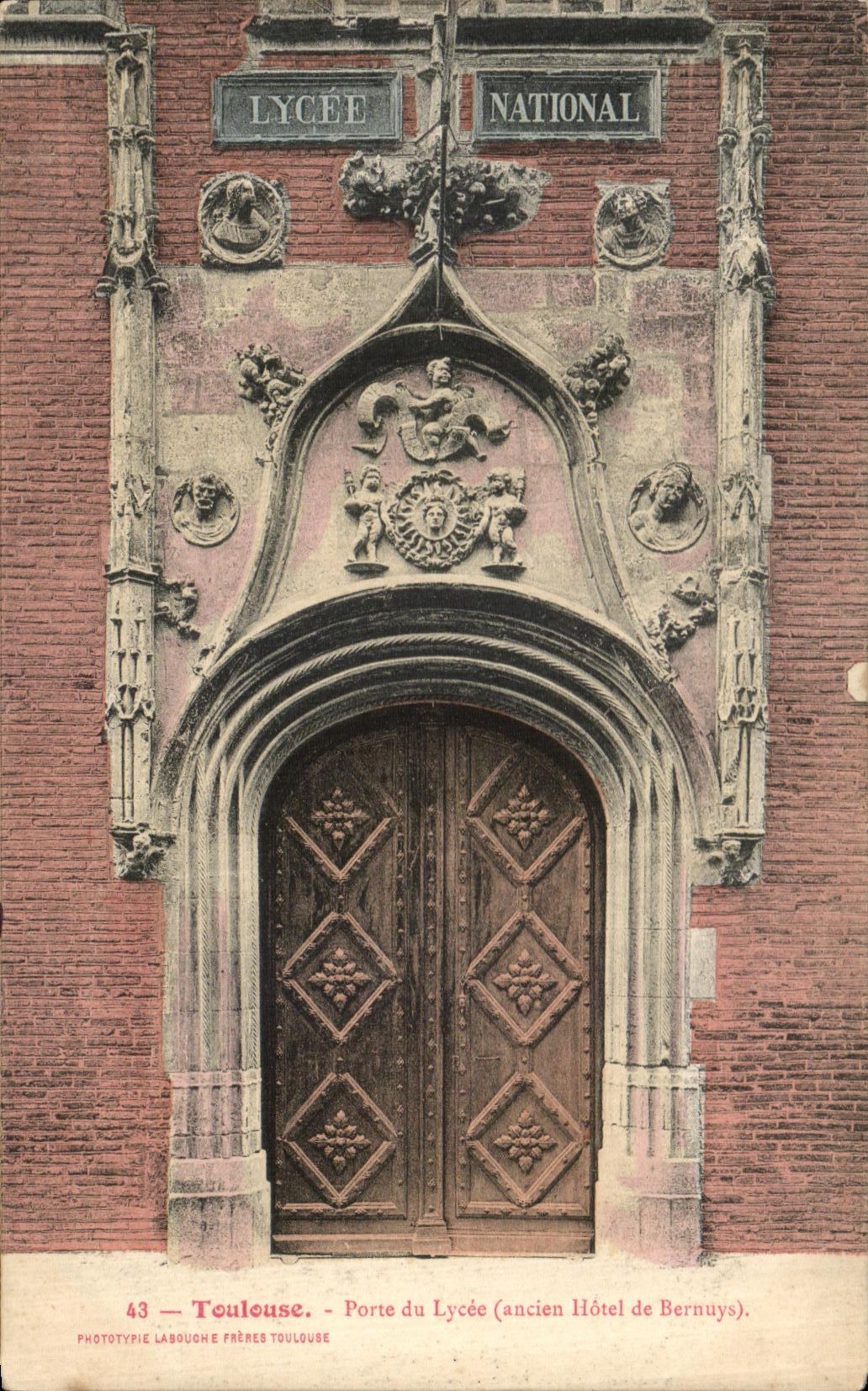 CPA Toulouse Porte du Lycee Ancien hotel des Bernuys 