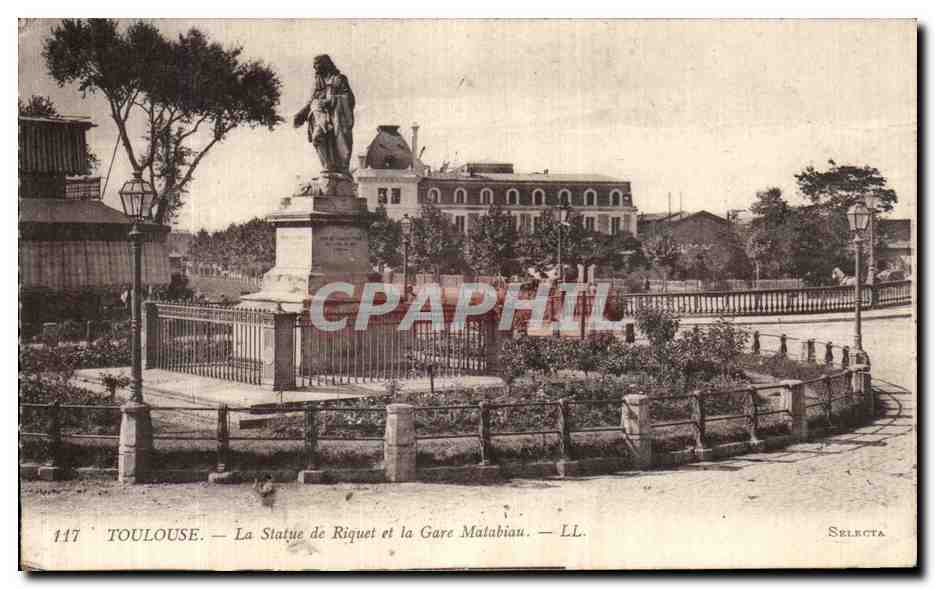 CPA Toulouse La statue de Riquet et la Gare Matabiau 