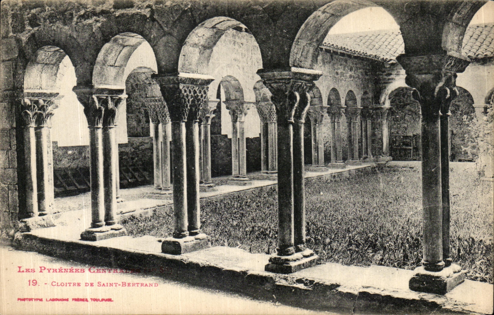 CPA Saint Bertrand De Comminges Cloitre de Saint Bertrand 