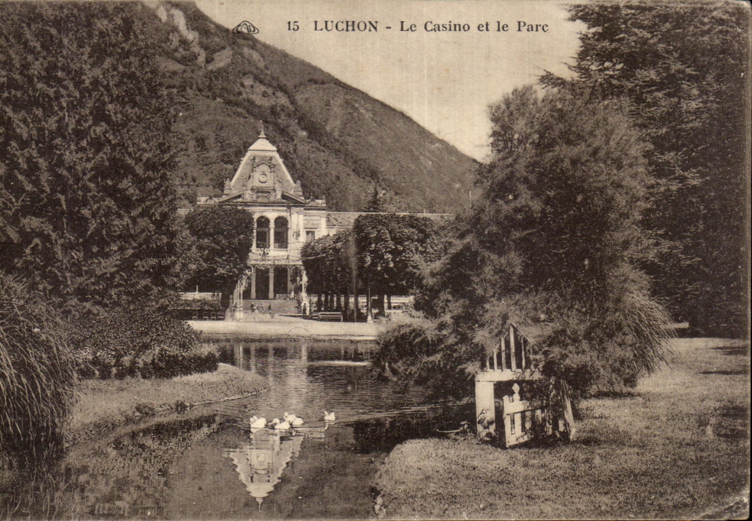 Luchon - Le Casino et le Parc — éditeur inconnu, n° 15