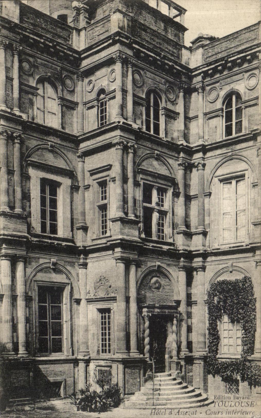 Hôtel d'Asséat — Cour intérieure — Édition Bayard, Toulouse