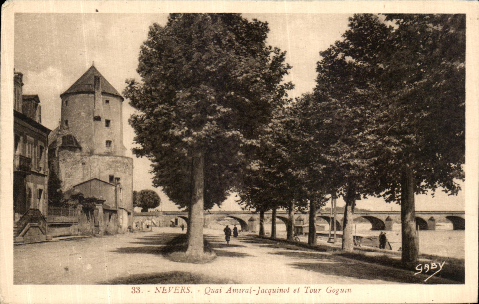 Nevers - Quai Amiral-Jacquinot et Tour Goguin — Gaby, n°33