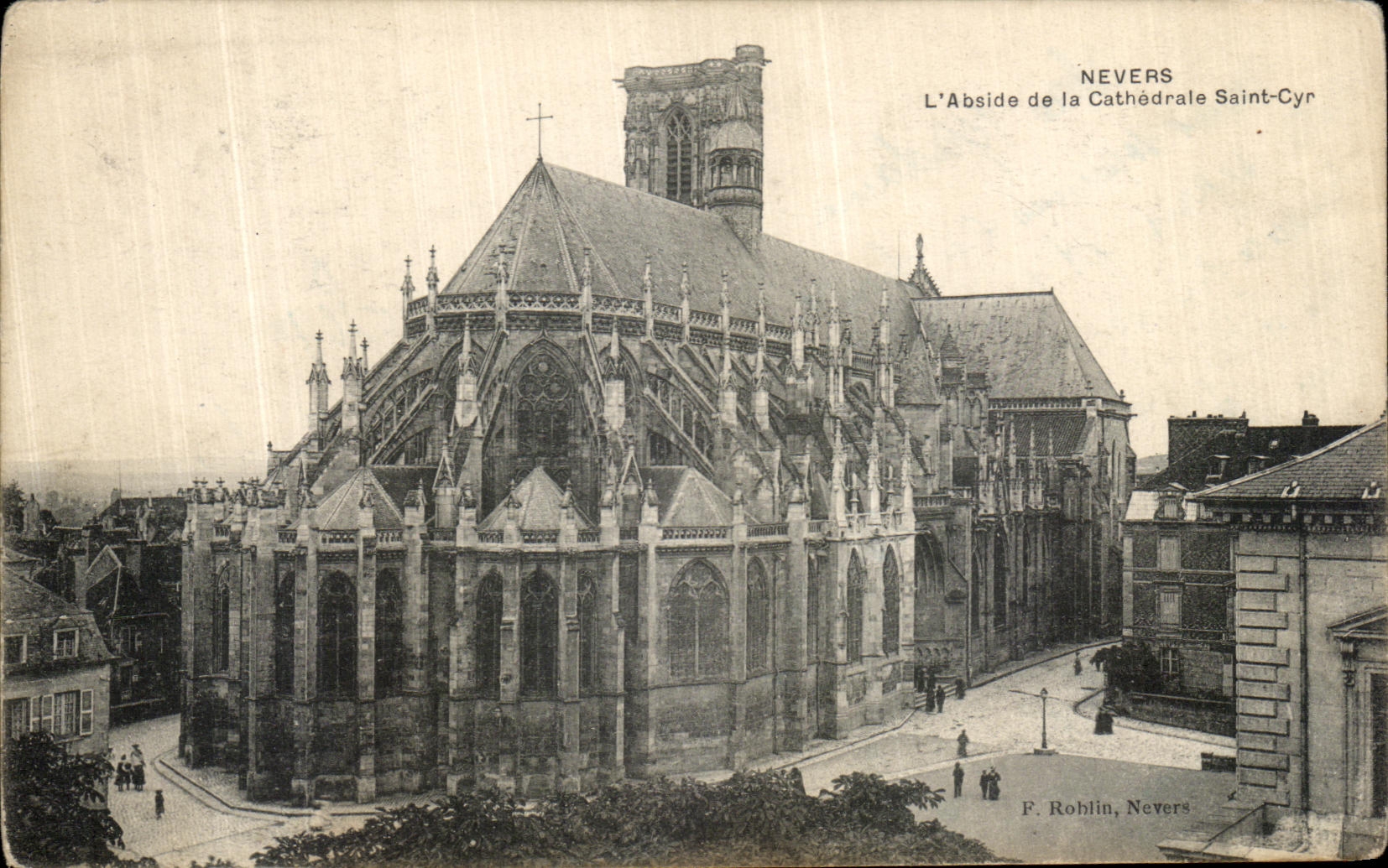 CPA Nevers L Abside de la Cathedrale Saint Cyr