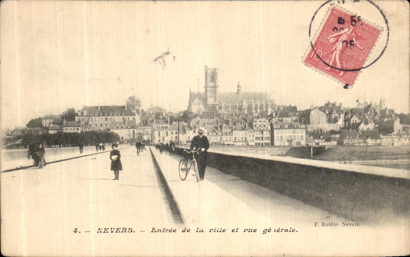 CPA Nevers Entree de la Ville et Vue Generale