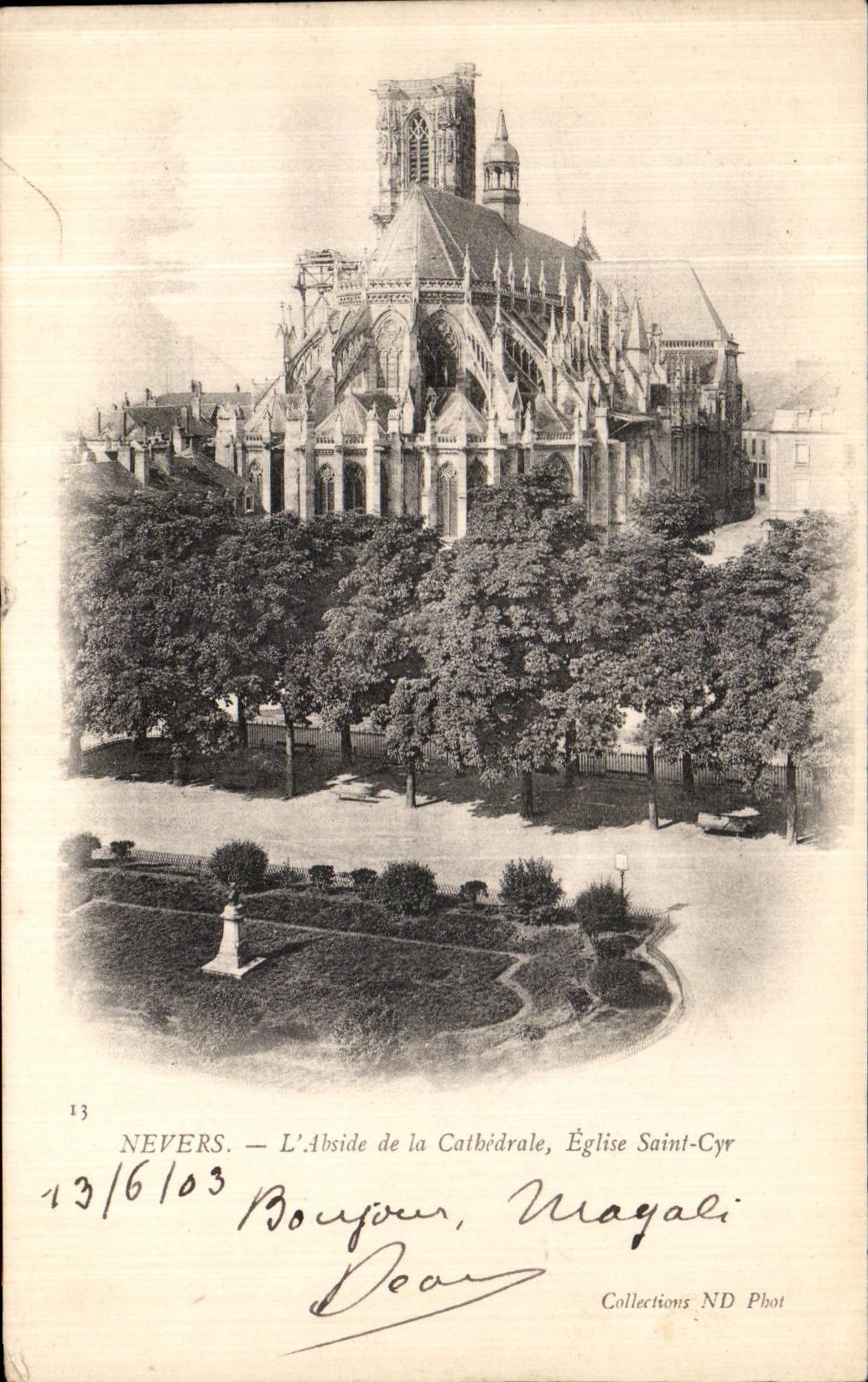 CPA Nevers L Abside de la Cathedrale Eglise Saint Cyr