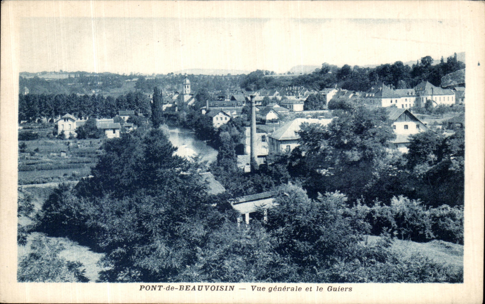 PONT-de-BEAUVOISIN — Vue générale et le Guiers