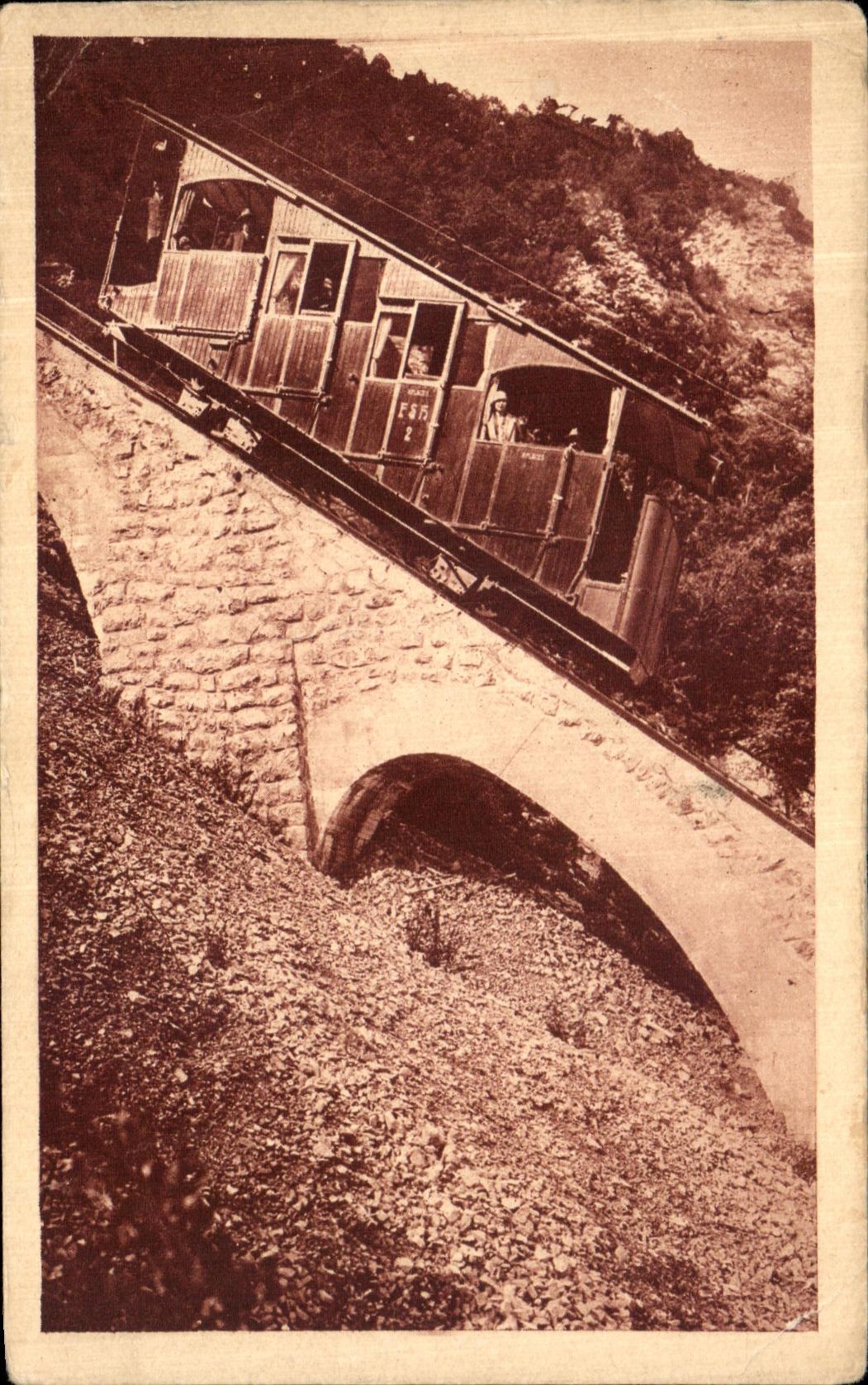 Funiculaire de Saint-Hilaire-du-Touvet — Élévation 700 m — Pente 83 % — Éditeur : A. Mollaret, Grenoble