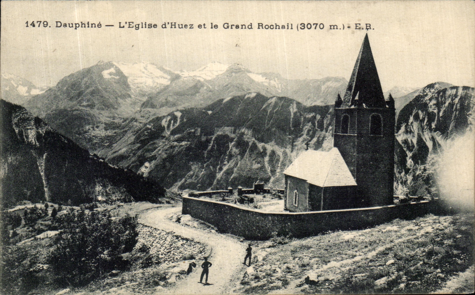 Dauphiné — L'Église d'Huez et le Grand Rochail (3070 m.) — E.B. — n° 1479