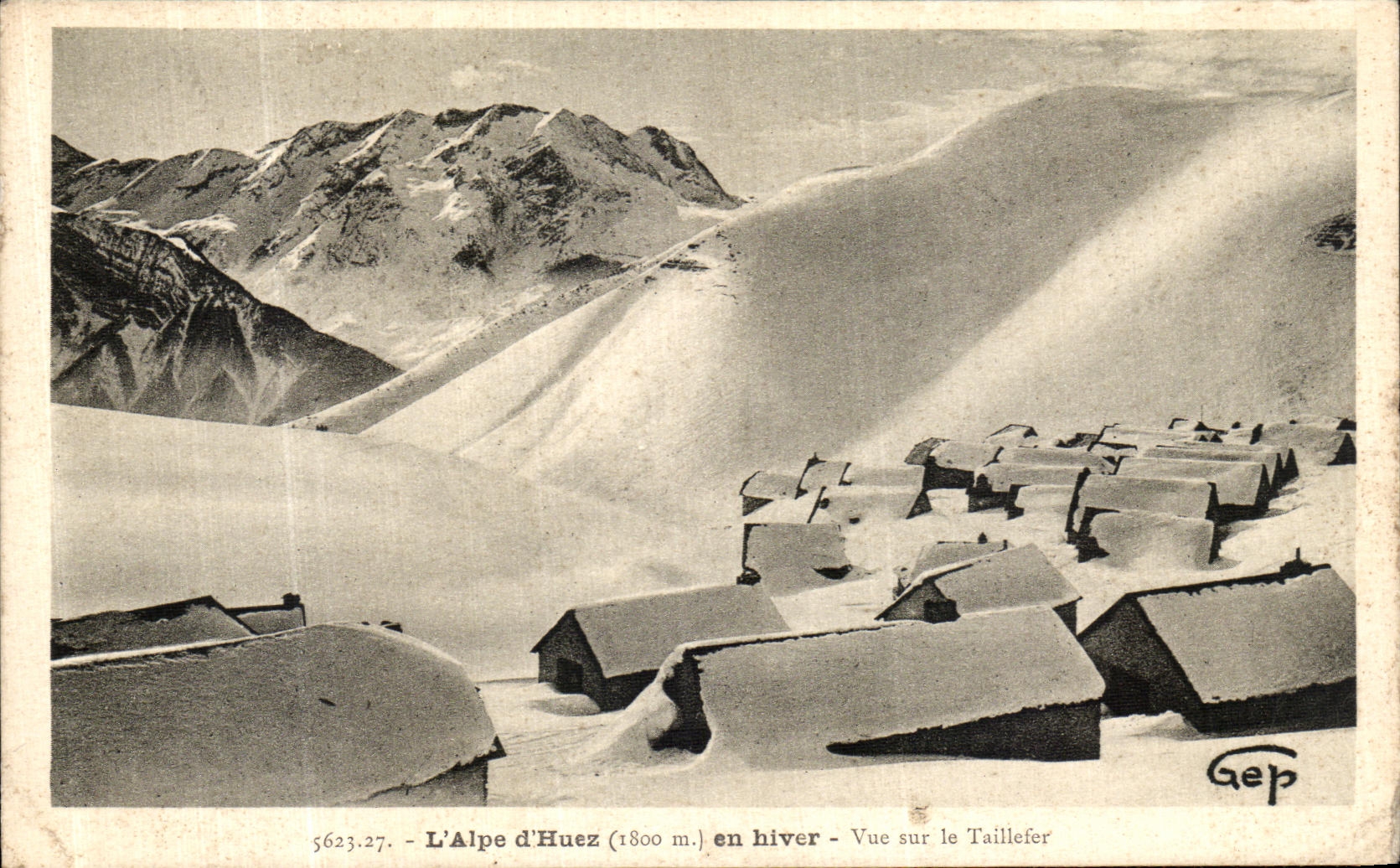 CPA L Alpe d Huez en hiver Vue sur le Taillefer