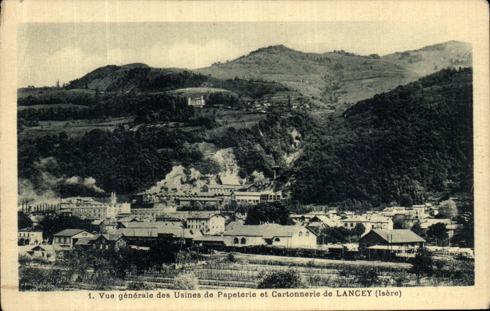 Usines de Papeterie et Cartonnerie de LANCEY (Isère) — vue générale — éditeur non visible