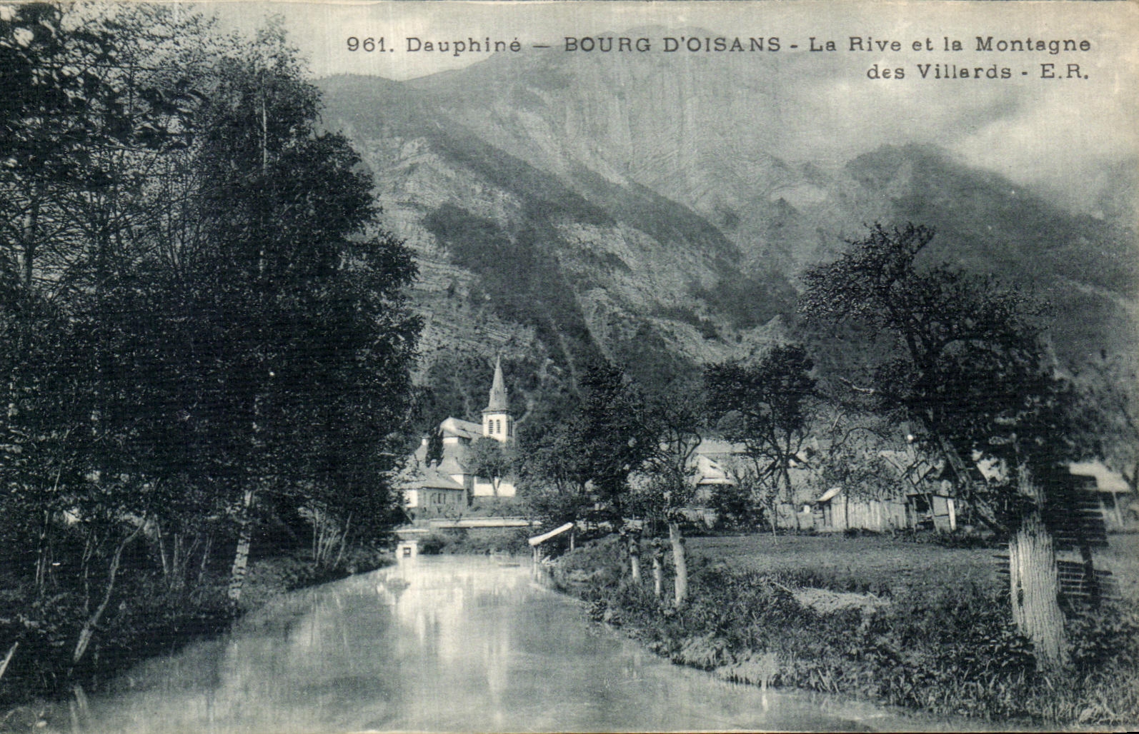 CPA Dauphine Bourg d Oisans La rive et la montagne des Villards