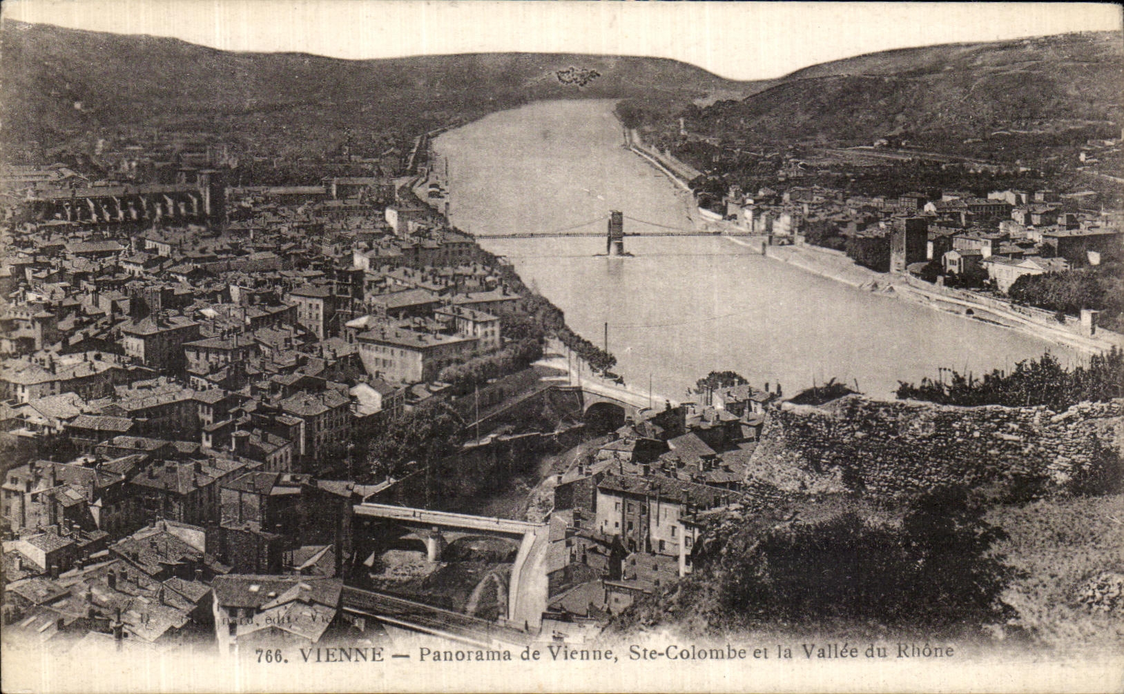 Vienne — Panorama de Vienne, Ste-Colombe et la Vallée du Rhône — éditeur Vienne, n° 766