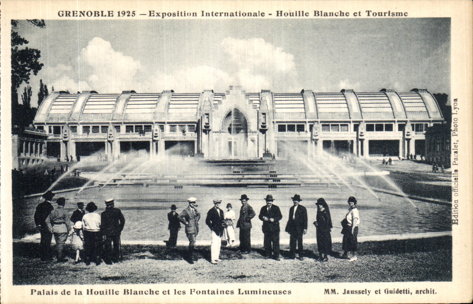 CPA Grenoble Exposition Internationale Houille Blanche et Tourism Palais de la Houille Blanche et les Fontains Lumineuse