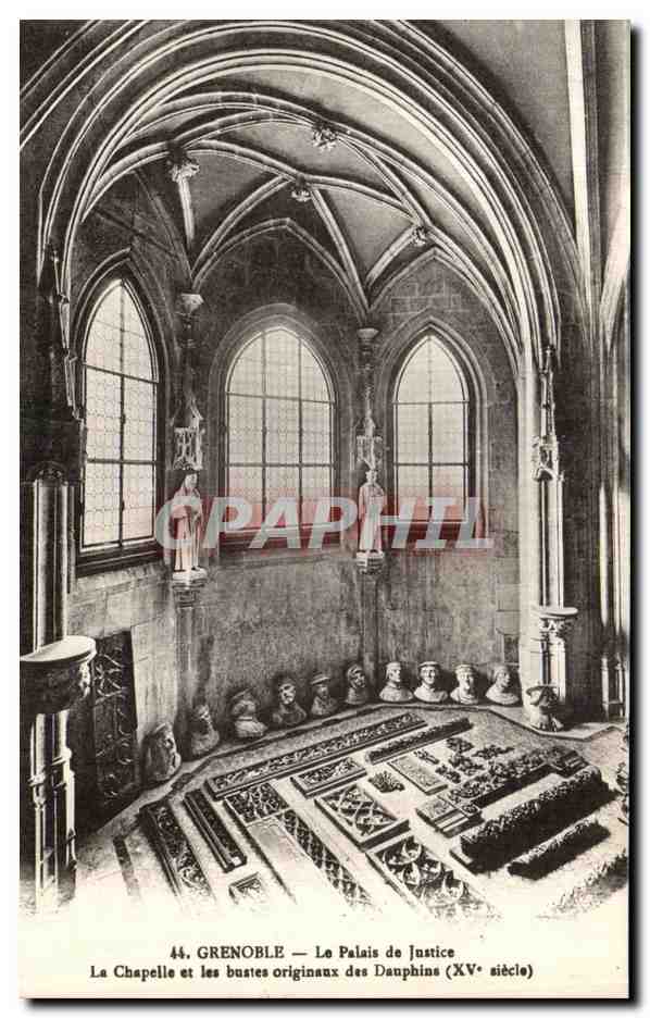 CPA Grenoble Le Palais de Justice La Chapelle et les bustes originaux des Dauphins
