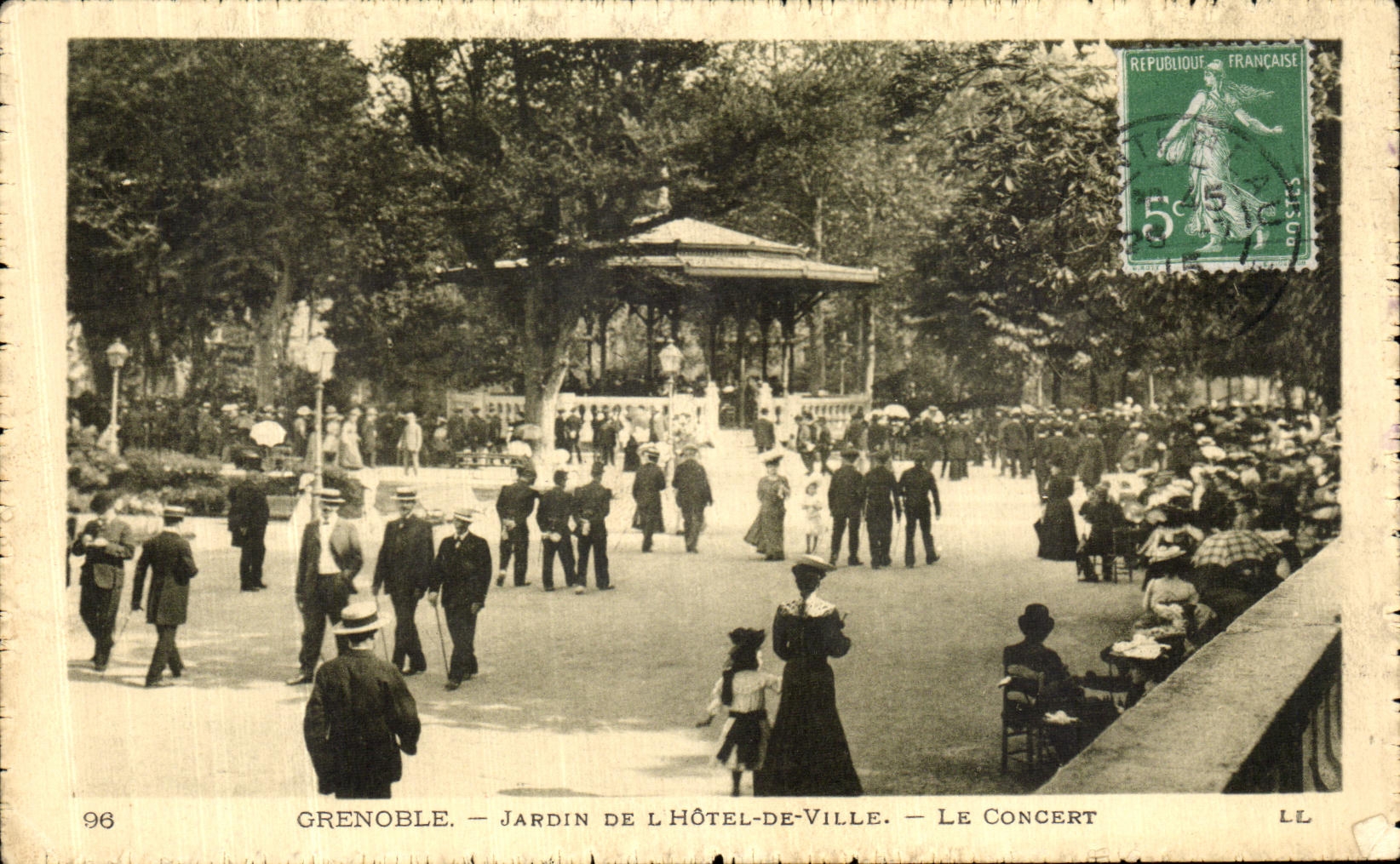 Grenoble — Jardin de l'Hôtel-de-Ville — Le Concert