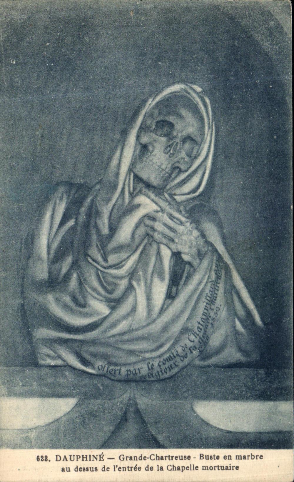 Dauphiné — Grande-Chartreuse — Buste en marbre au-dessus de l'entrée de la chapelle mortuaire