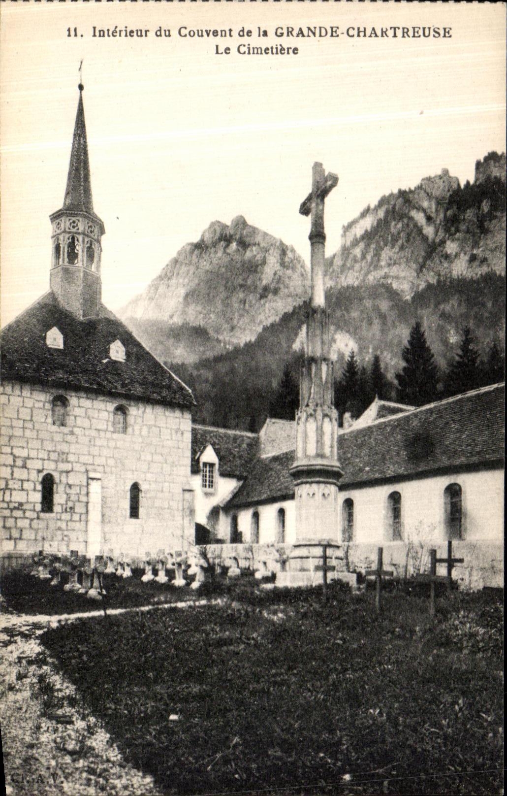 CPA Interieur du Couvent de la Grande Chartreuse Le Cimetiere
