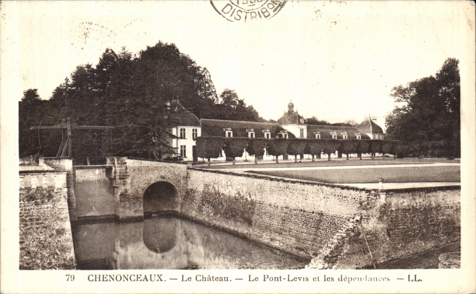 CPA Chenonceaux Le Chateau Le Pont Leis et Les Dependances 