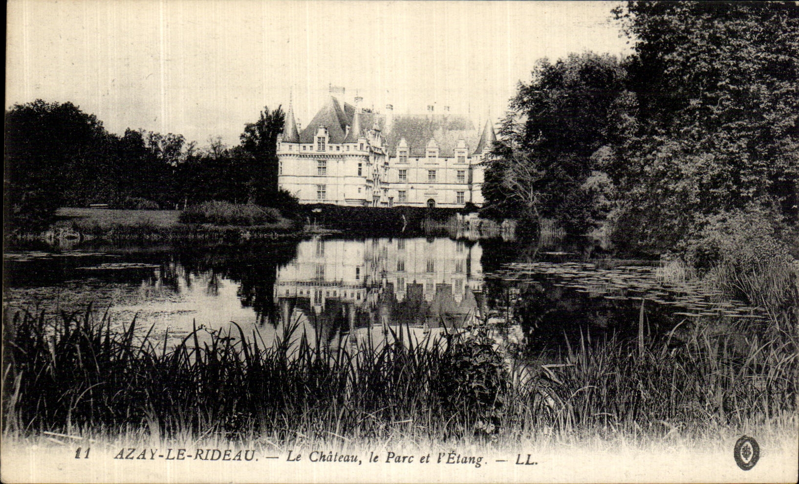 CPA Azay Le Rideau Le Chateau Le Parc et l Etang 