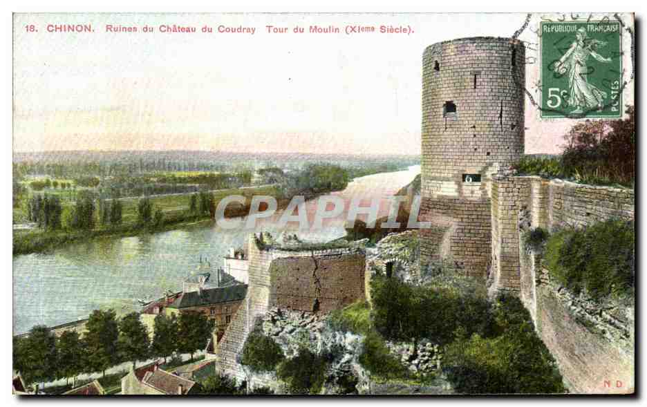 CPA Chinon Ruines du Chateau du Coudray Tour du Moulin 