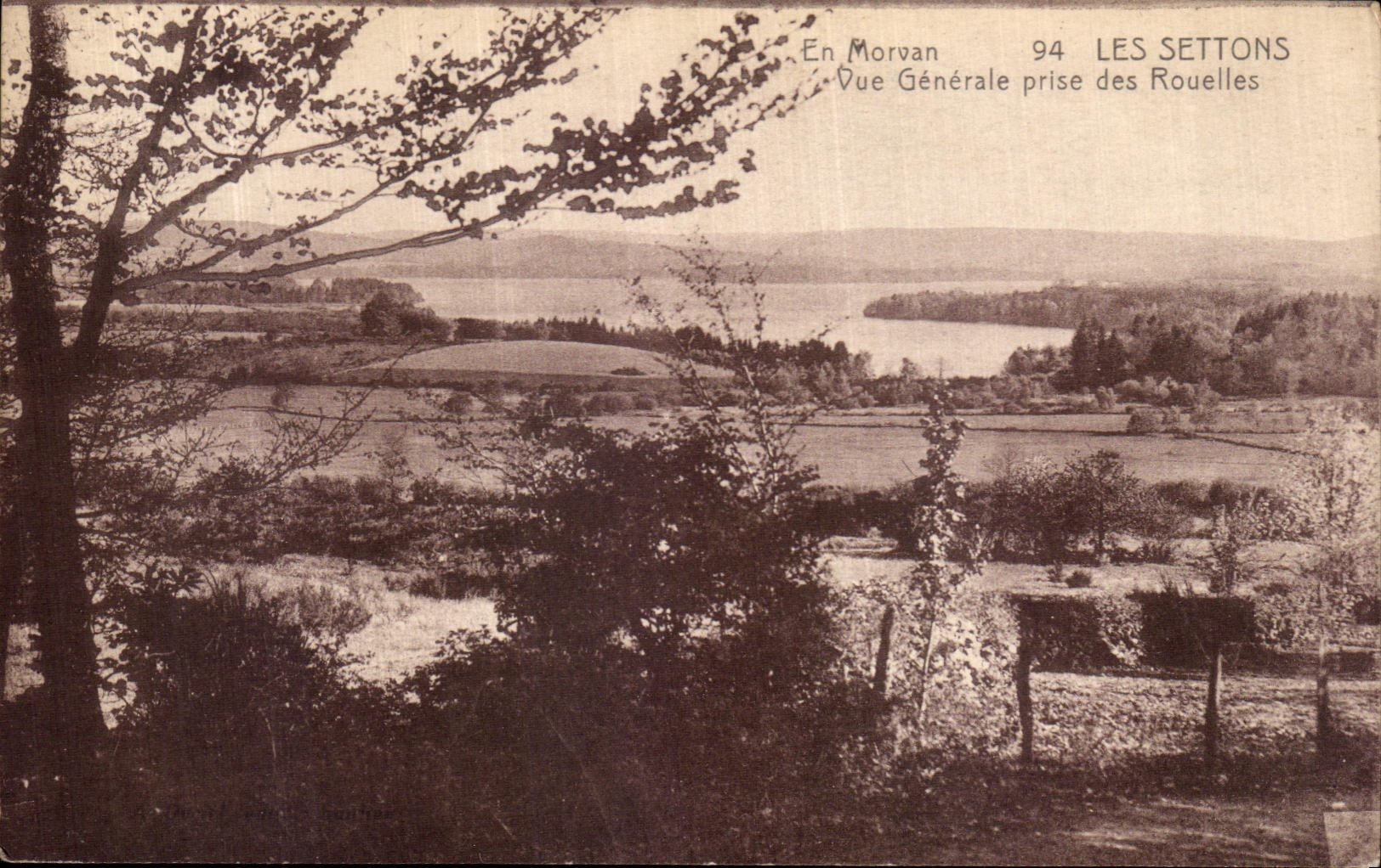 CPA Le Morvan Les Settons Vue Generale Prise des Rouelles