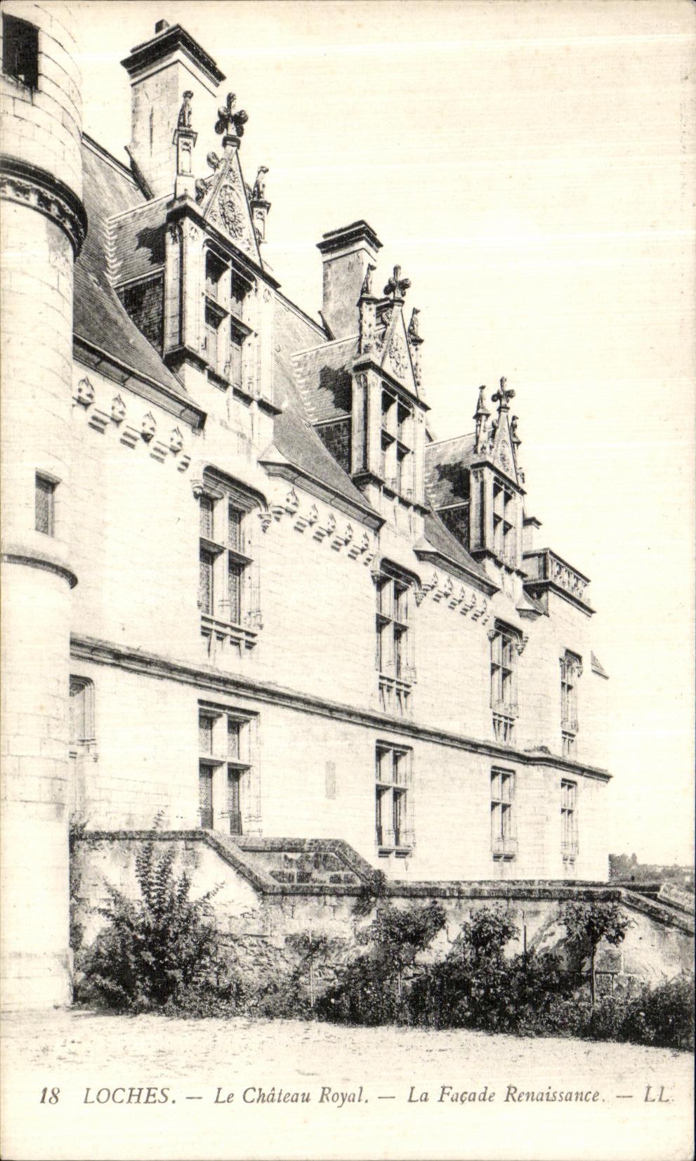 CPA Loches Le Chateau Royal la Facade Renaissance 