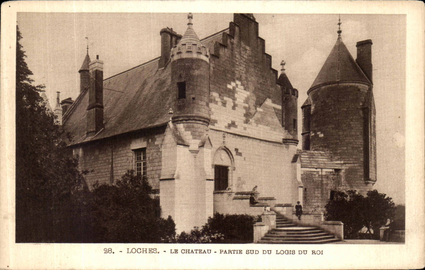 CPA Loches Le Chateau partie Sud Du Logis Du roi 