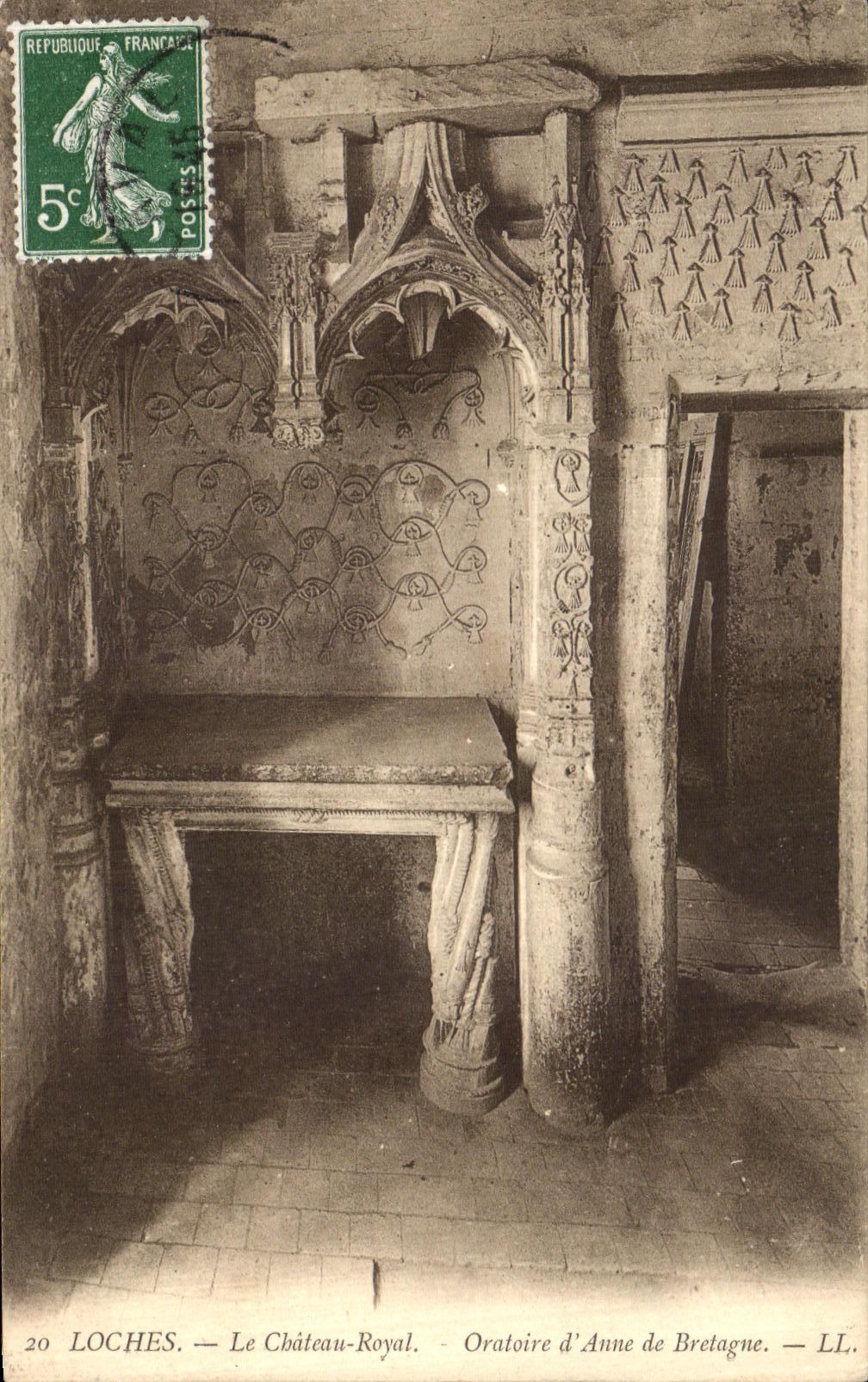 CPA Loches Le Chateau Royal Oratoire d Anne de Bretagne 