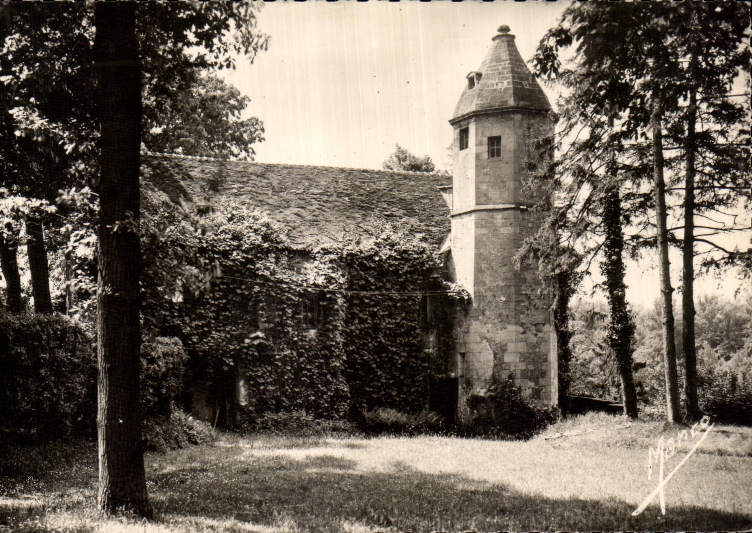 Saint-Armould — Le donjon — Piley & Payer