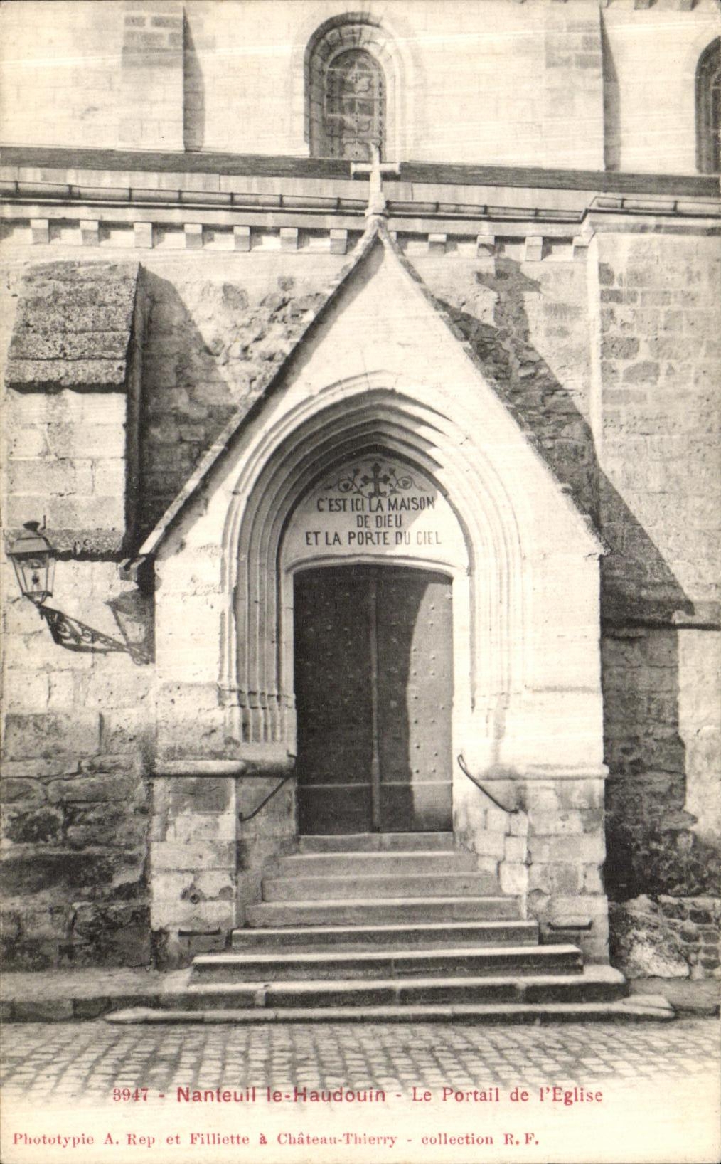 CPA Nanteuil Le Haudouin Le Portail de l Eglise 