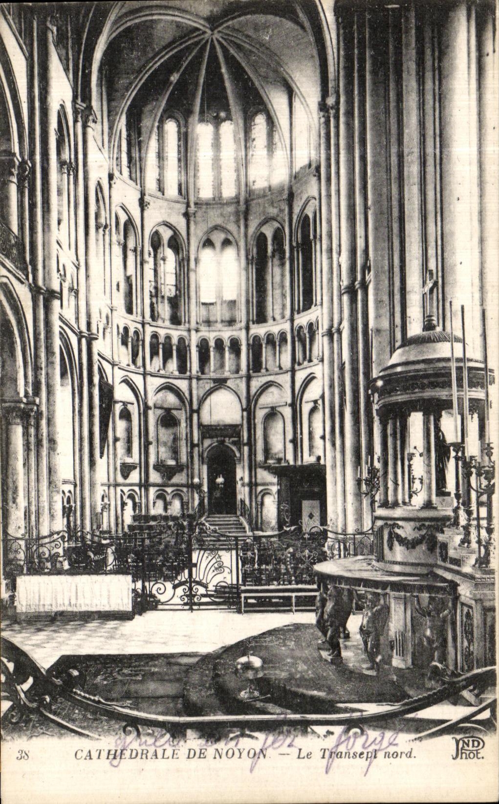 CPA Cathedrale de Noyon Le Transept Nord 