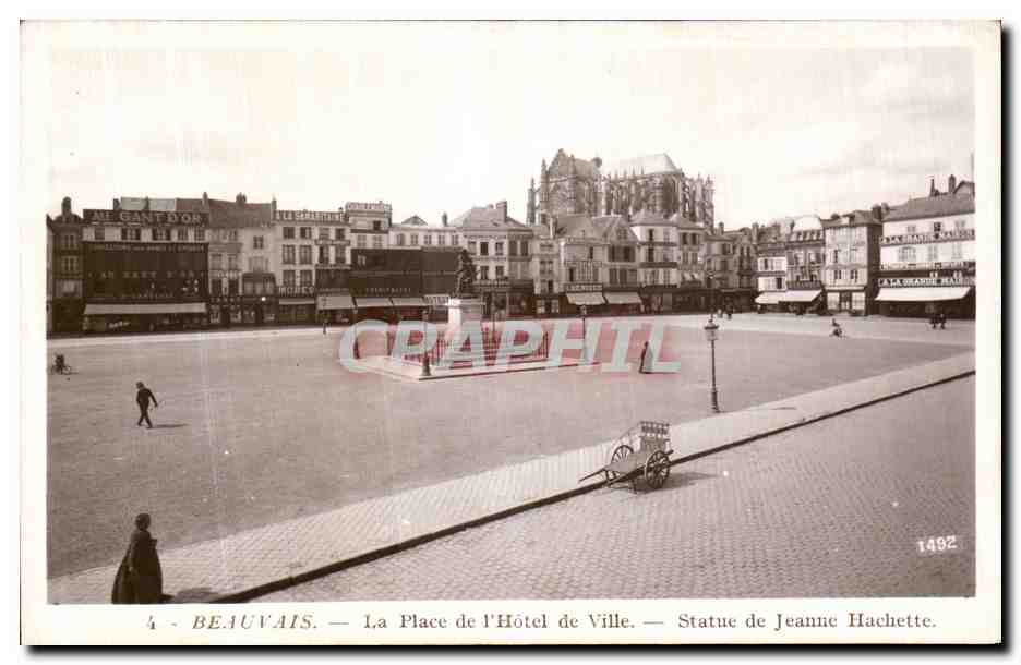 Beauvais — Der Marktplatz des Rathauses — Statue der Jeanne Hachette — Graphphil 1492