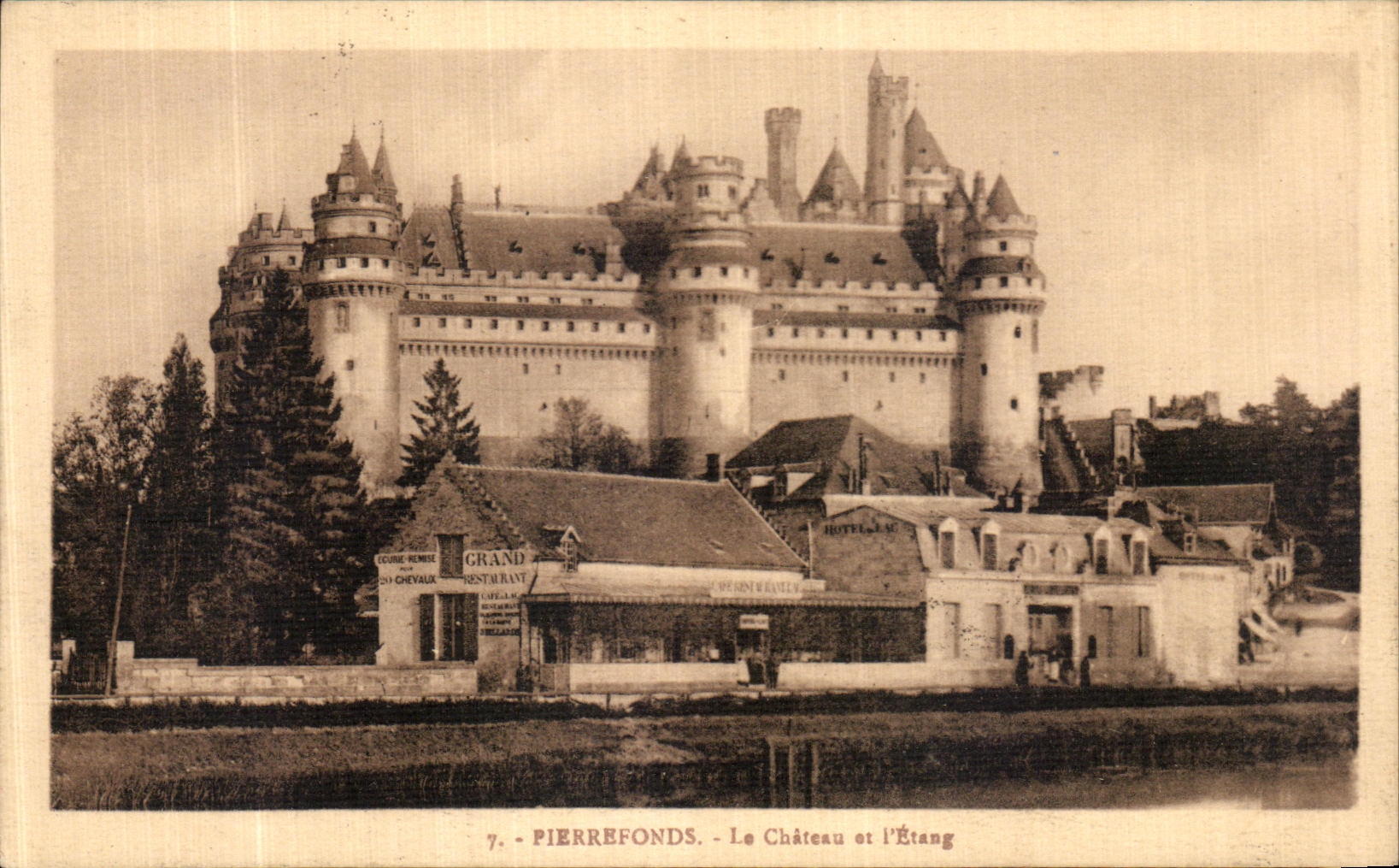 PierreFonds - Le Château et l'Étang — Grand Hôtel-Restaurant du Cheval