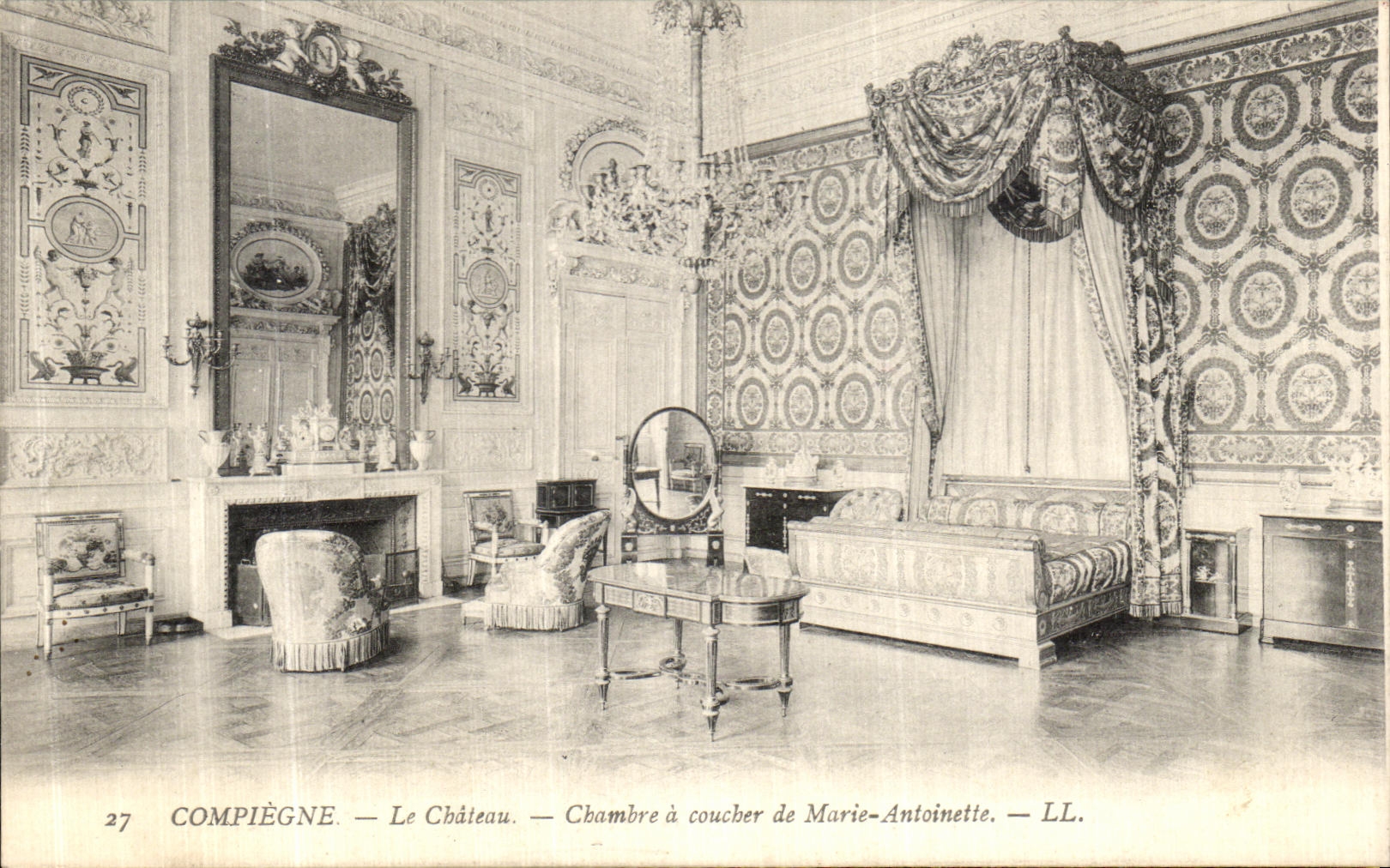 CPA Compiegne Le Chateau Chambre a Coucher de Marie Antoinette