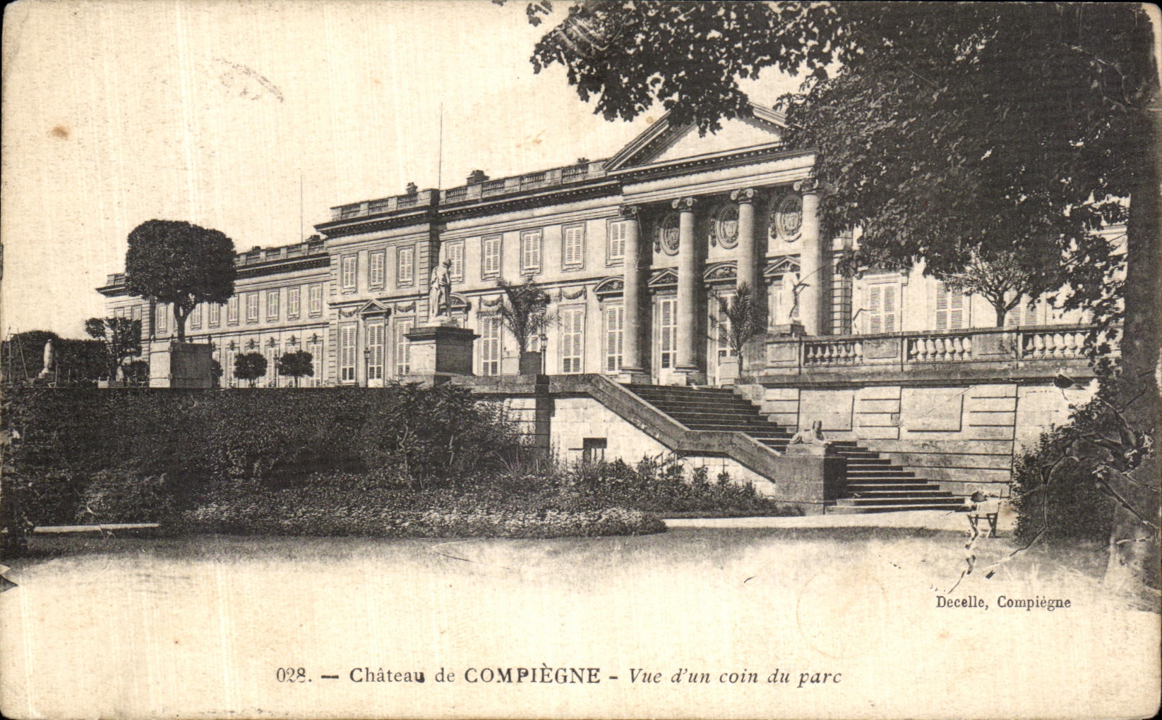 CPA Chateau de Compiegne Vue d un coin du Parc