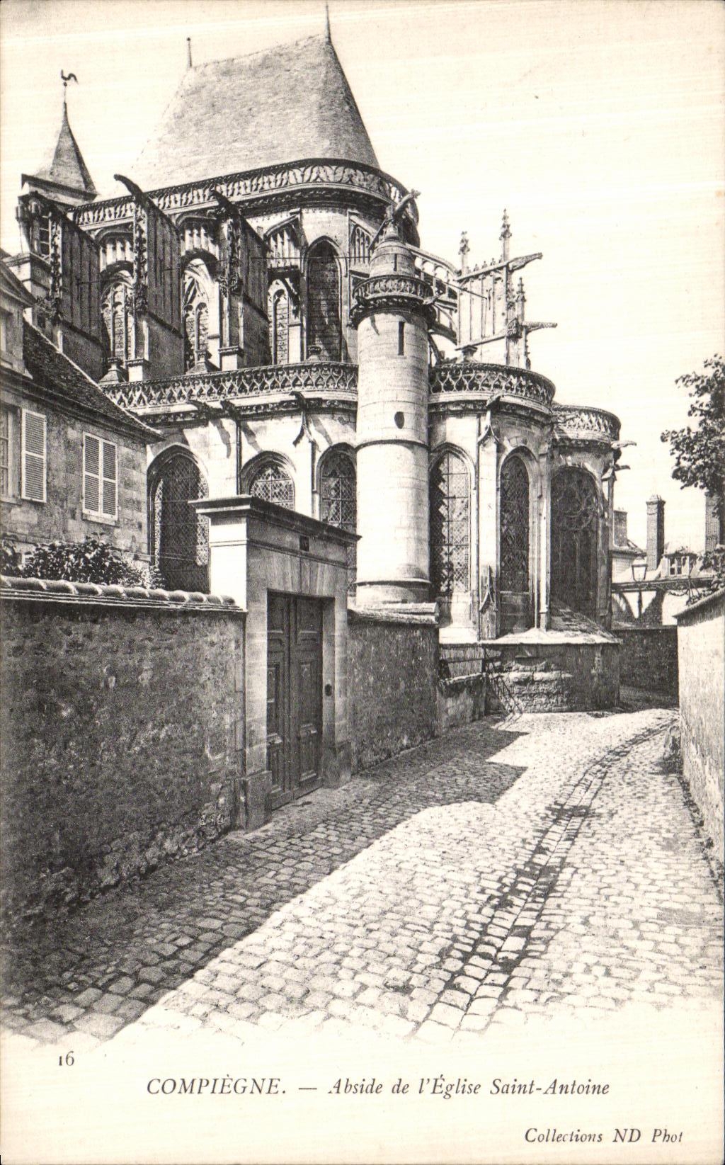 CPA Compiegne Abside de l Eglise Saint Antoine