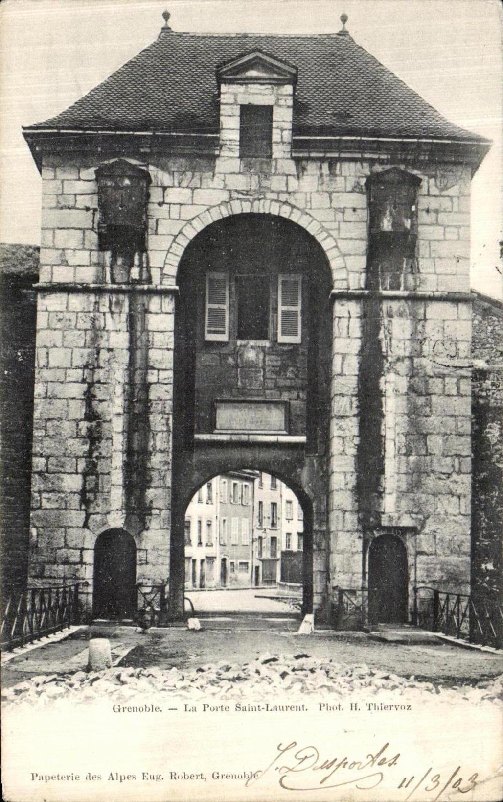 Grenoble — La Porte Saint-Laurent — Phot. H. Thiervoz
