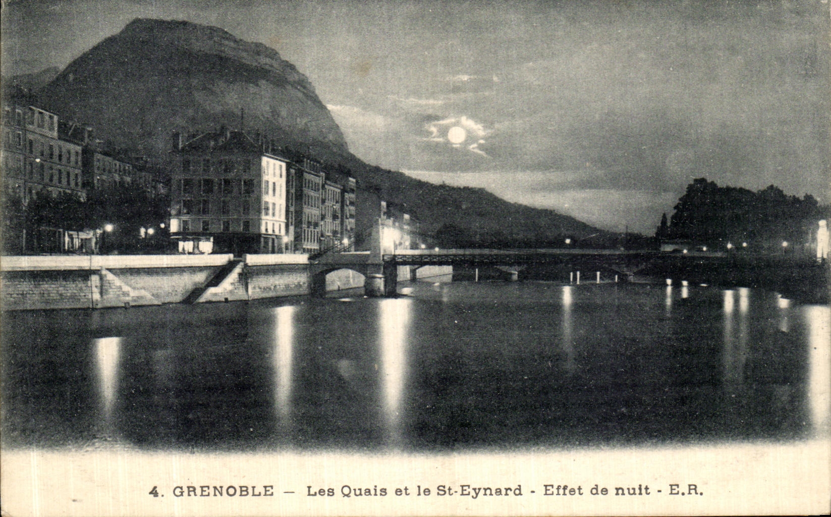 CPA Grenoble Les Quais et le St Eynard Effet de nuit
