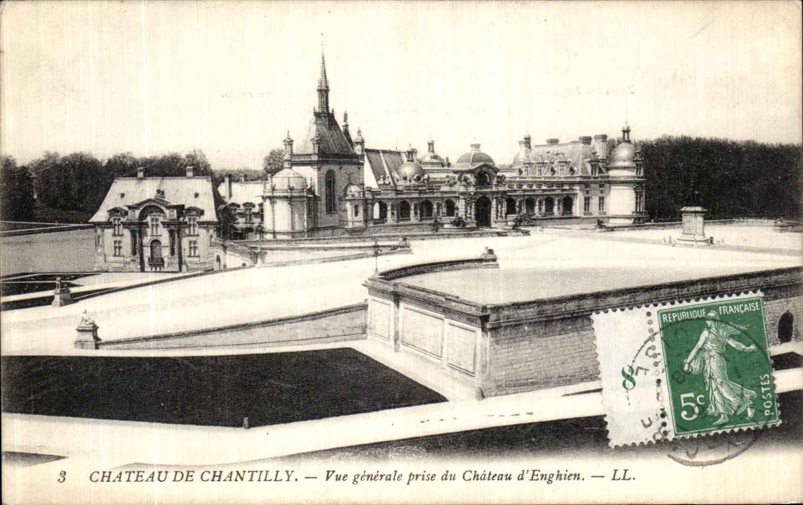 Château de Chantilly — Vue générale prise du Château d'Enghien — LL.