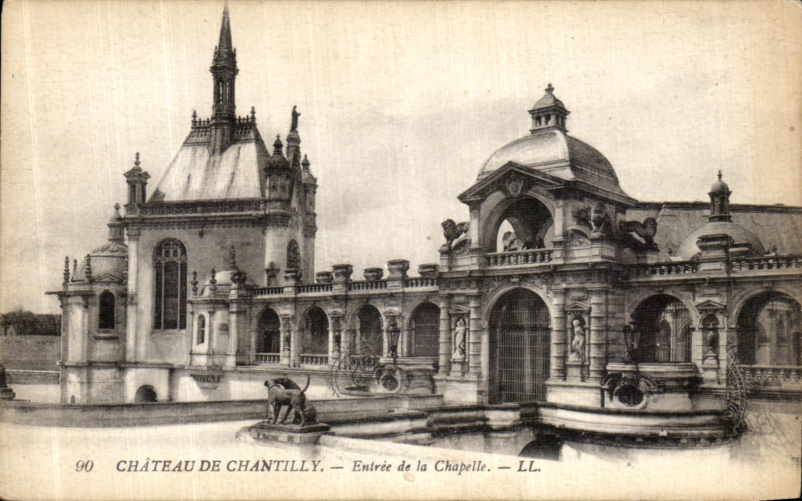 Château de Chantilly — Entrée de la Chapelle — LL.