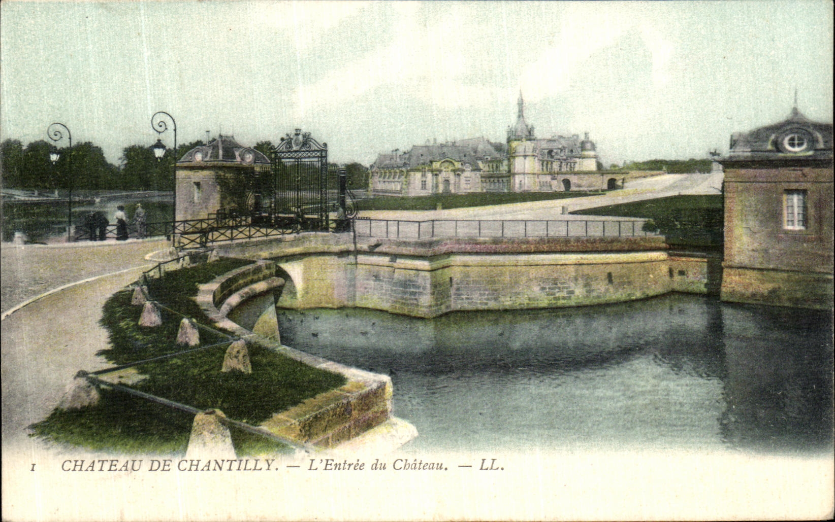 Château de Chantilly — L'Entrée du Château — LL.