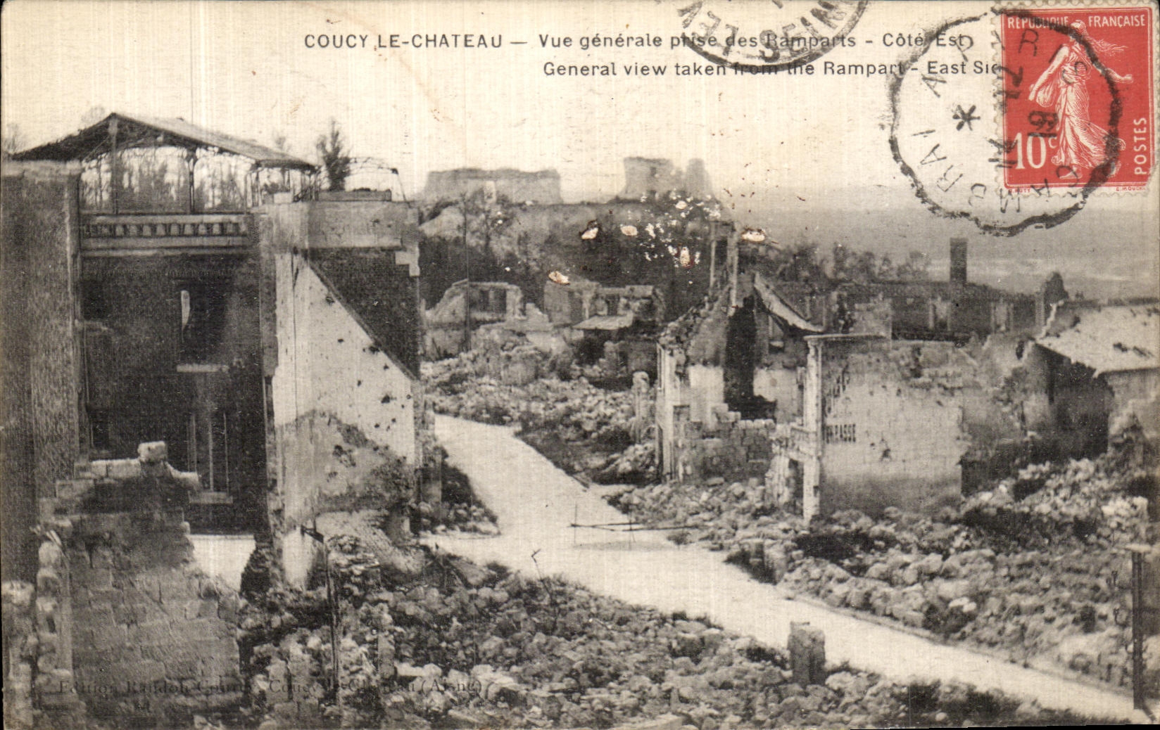 CPA Coucy Le Chateau Vue Generale prise des remparts Militaria