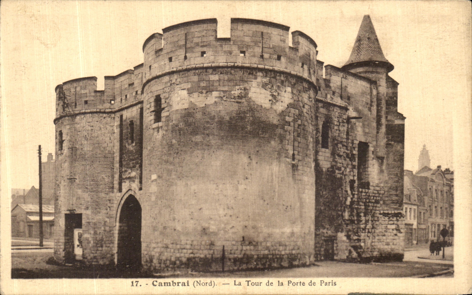 CPA Cambrai Tour de La Porte de Paris