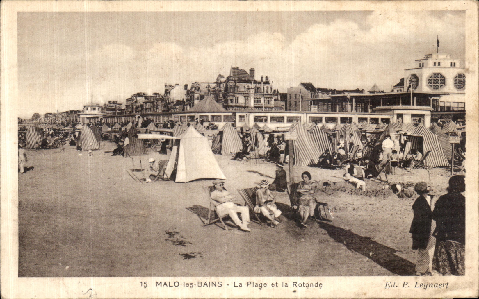 CPA Malo les Bains La Plage et la Rotonde 