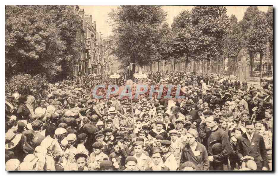 CPA Lille Cinquantenaire des congres eucharistiquues internationaux Cardinal Liegart Procession des enfants Delegations 