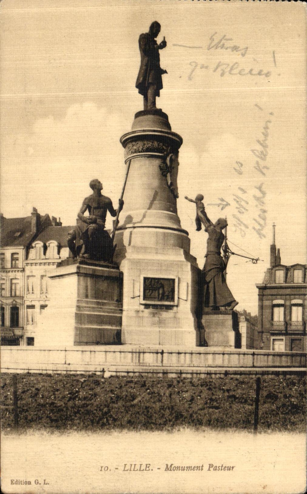 CPA Lille Monument Pasteur 