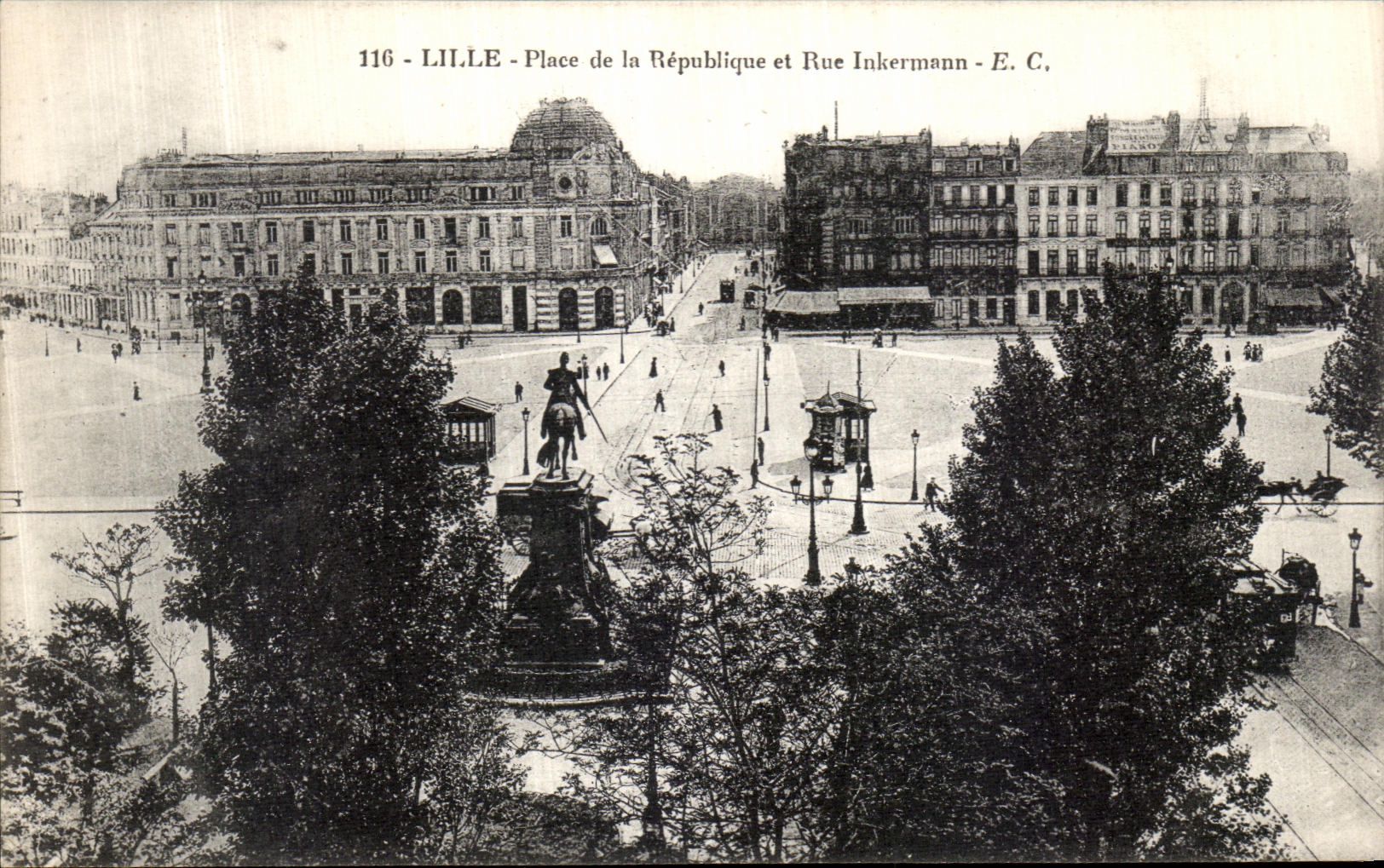 CPA Lille Place de la Republique et Rue Inkermann