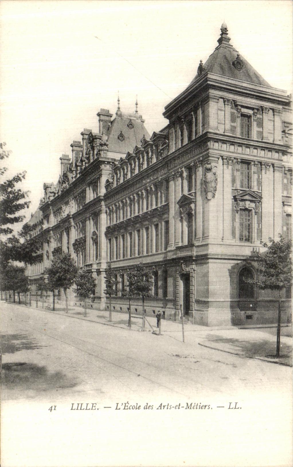 CPA Lille LEcole des Arls Et Metiers 